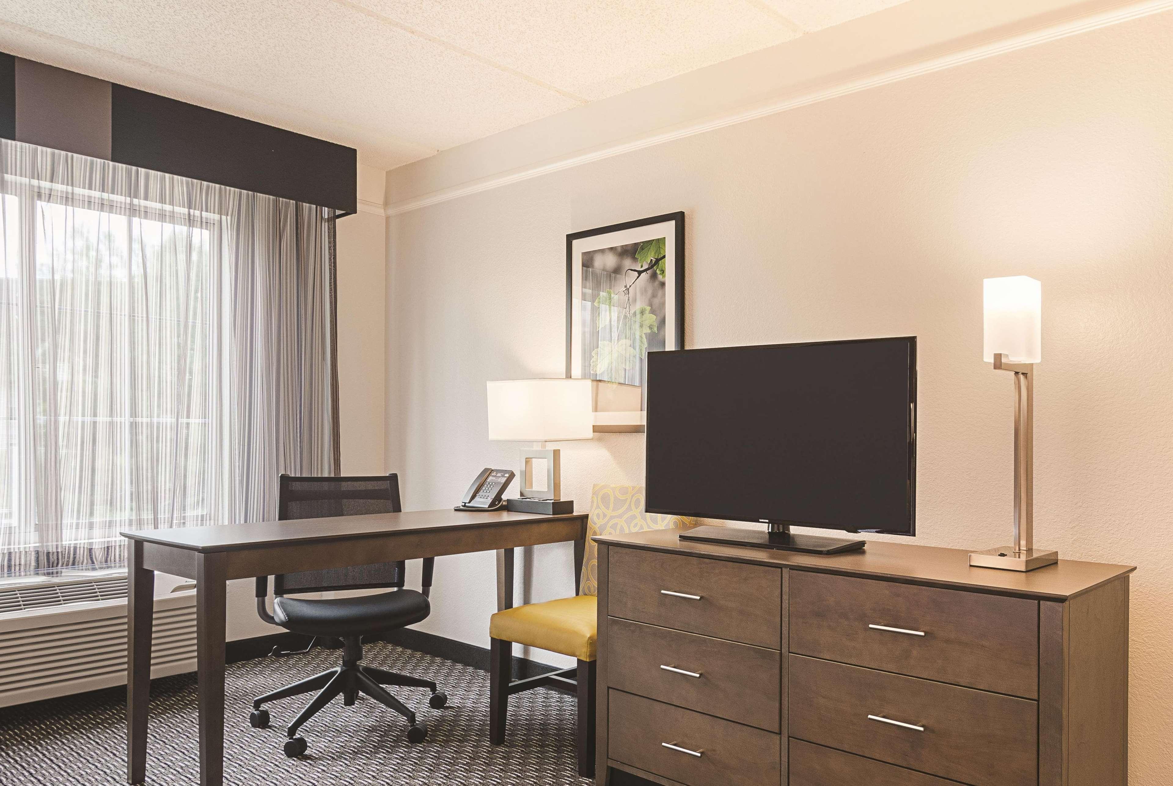 Hotel La Quinta By Wyndham Atlanta Perimeter Medical Sandy Springs Esterno foto