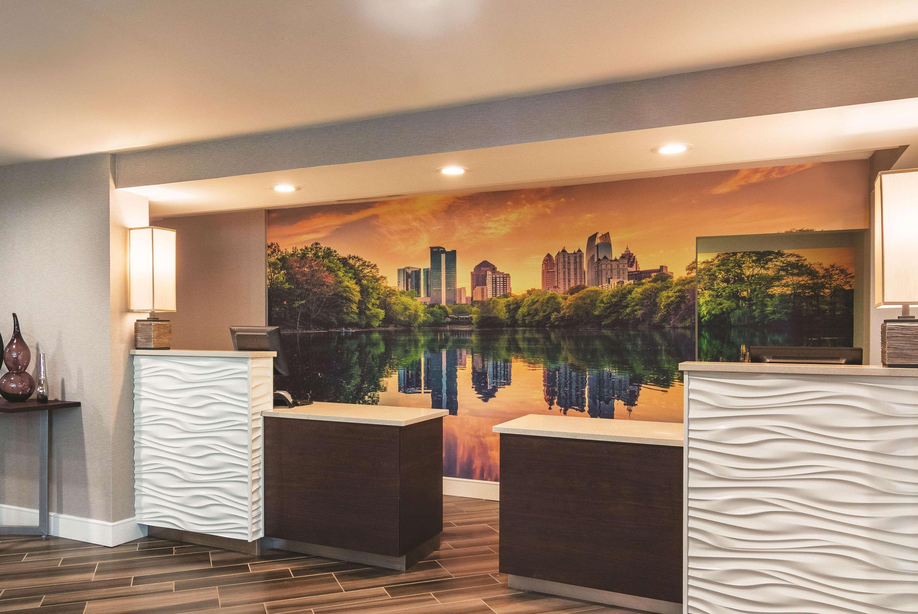 Hotel La Quinta By Wyndham Atlanta Perimeter Medical Sandy Springs Esterno foto